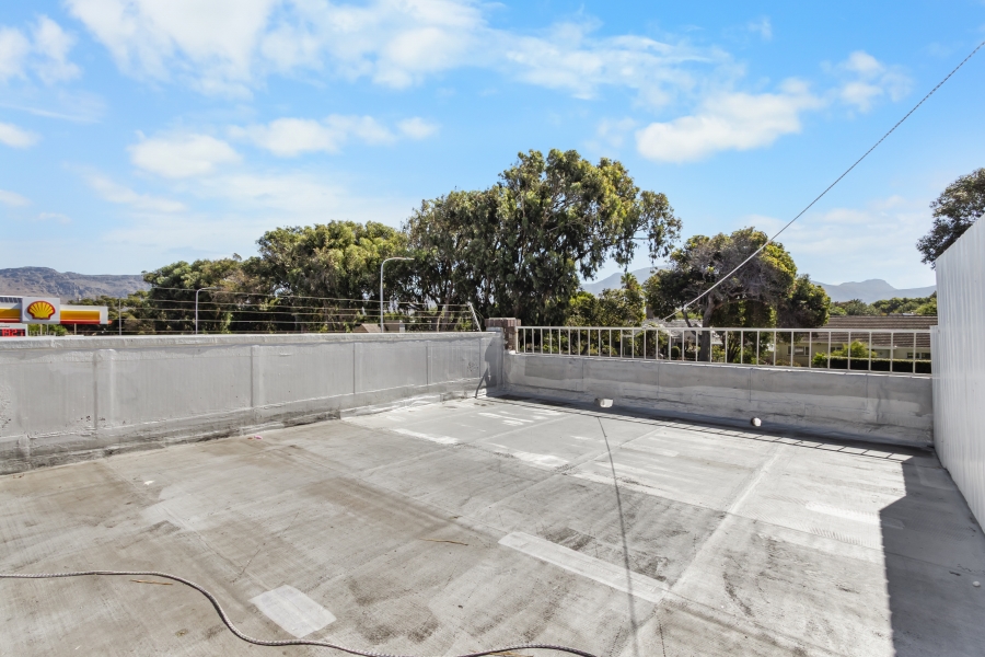 1 Bedroom Property for Sale in Heathfield Western Cape